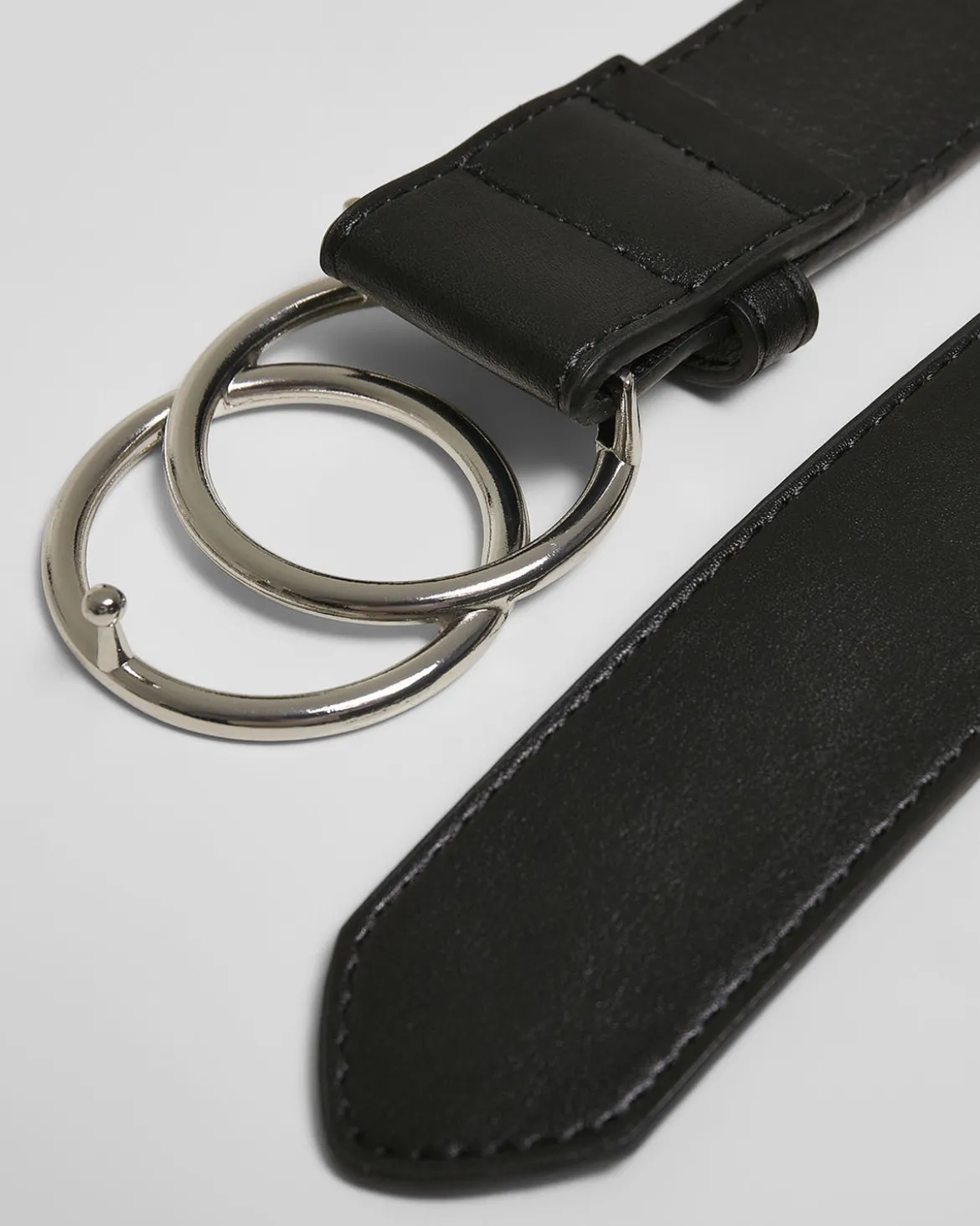 Ring buckle keinonahkavyö - Musta/Hopea