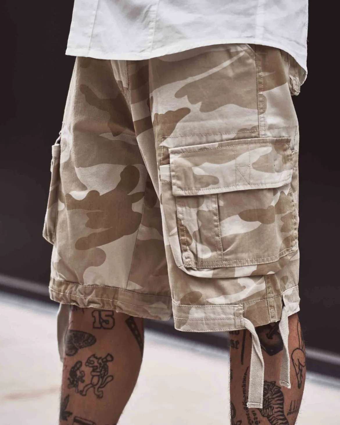 Urban legend reisitaskushortsit - Vaalea camo